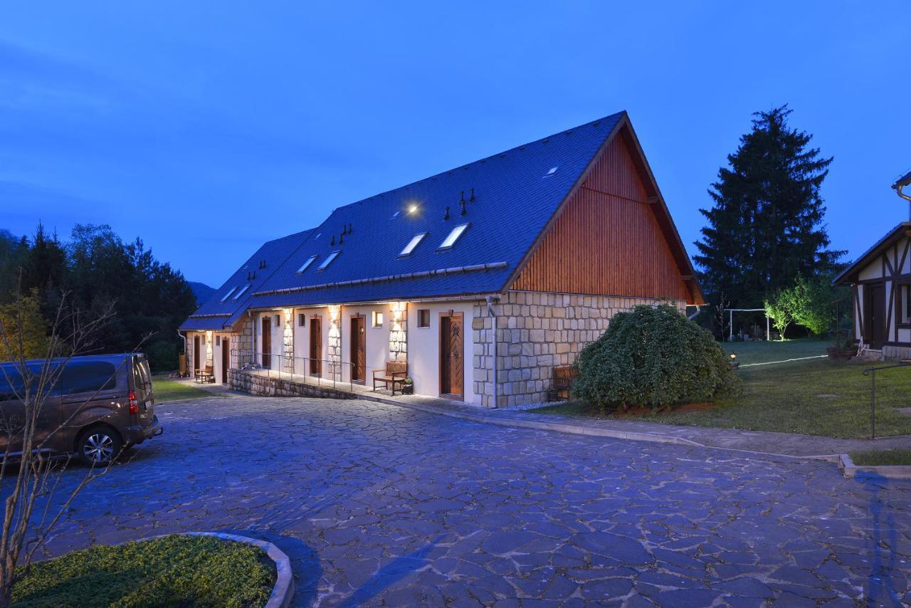 Hotel Rezidence Morris Nový Bor Esterno foto